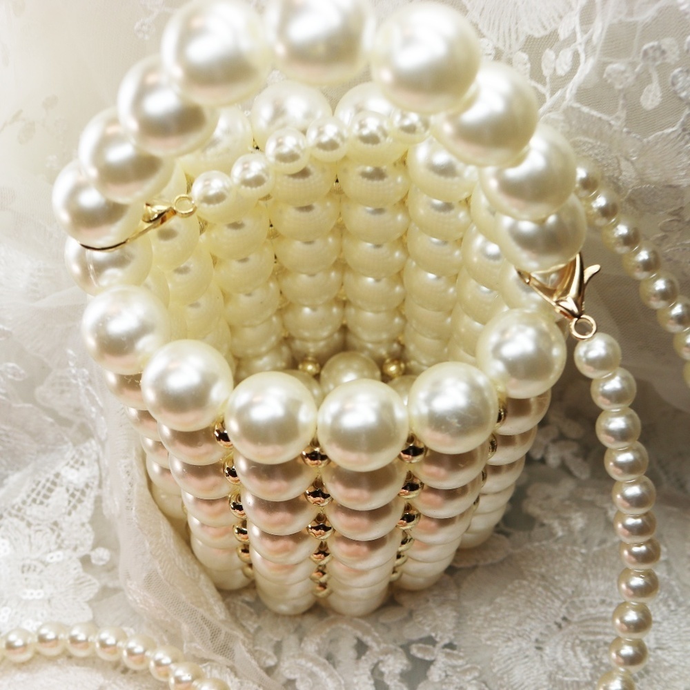 Host Pick! ๐ Gorgeous Pearl Bucket Mini Tote Haute Couture Handbag - Picture 9 of 16